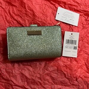 NWT Kate Spade New York Kenzie boxed glitter medium compact wallet in green